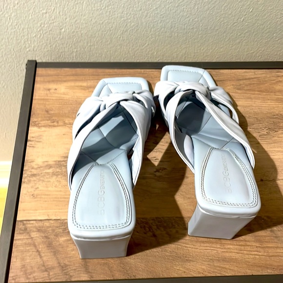 BCBG baby blue heels, size 9 gently worn once - Picture 4 of 4